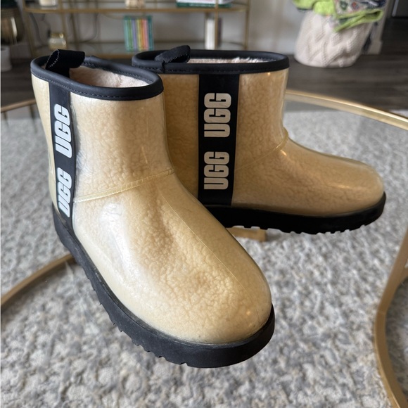 UGG Waterproof Clear Rain Ankle Boots Sherpa Lined Size 7 Women - Picture 2 of 11